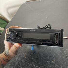 Kenwood U494bt Radio And Face Plate