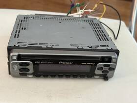 Pioneer Deh-1550 Radio Faceplate Stereo Audio Am Fm