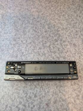 Pioneer Deh-p835 Faceplate For Car Stereo